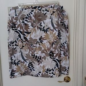 Stretch Floral Skirt